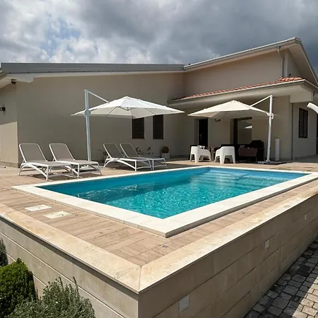 House Etna Vulkan * מאסקלוצ'יה